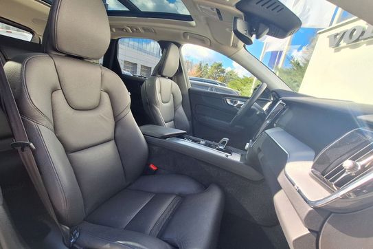 Volvo XC60 T8 Plug-In Hybrid AWD Plus Dark aut
