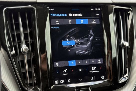 Volvo XC60 B4 D AWD Plus Dark aut