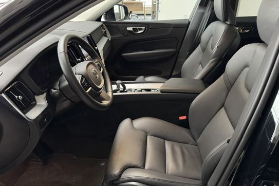 Volvo XC60 B5 B AWD Plus Dark aut