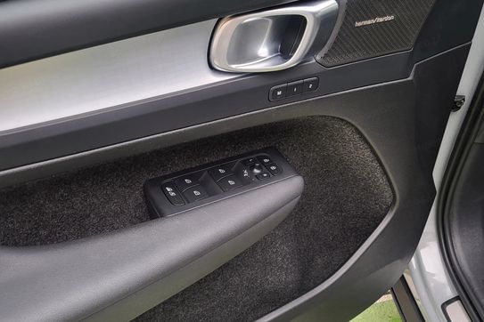 Volvo XC40 B3 B Plus Dark