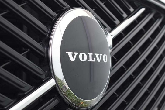 Volvo XC60 B5 AWD Plus Dark