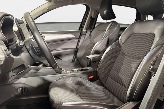 Renault Arkana 1.3 TCe mHEV EDC