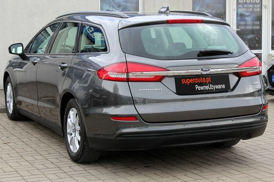 Ford Mondeo 2.0 Hybrid Trend