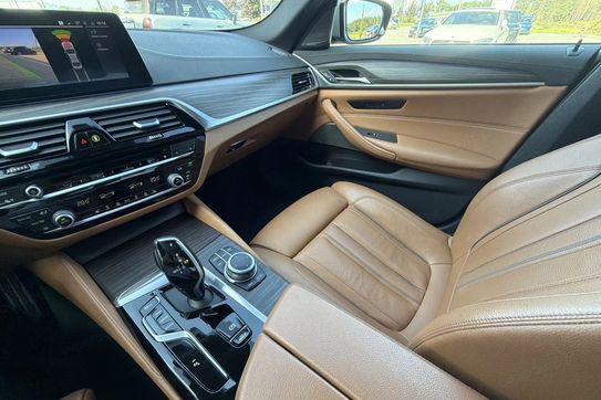 BMW Seria 5 520d xDrive mHEV M Sport sport-aut