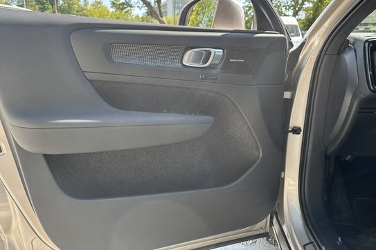 Volvo XC40 B4 AWD Plus Bright