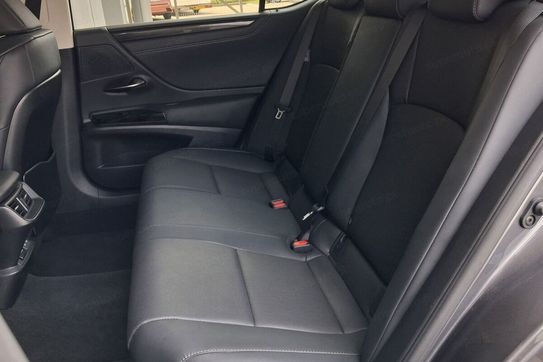 Lexus ES 300H Business Edition