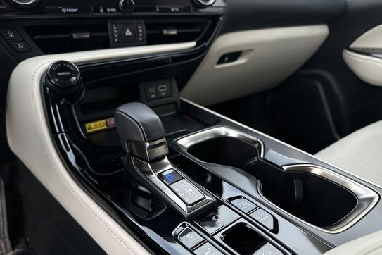 Lexus NX 450h+ AWD