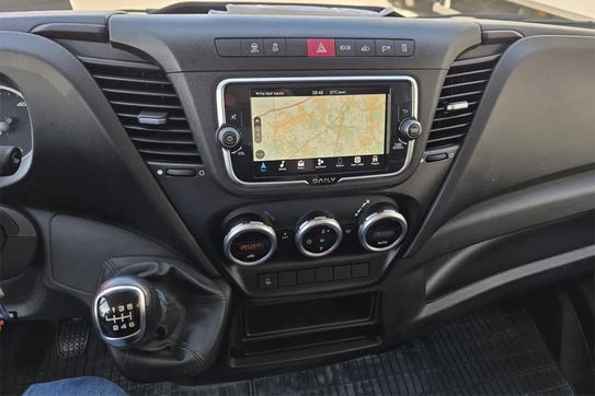 Iveco Daily 35S18 Kontener 8EP + Winda