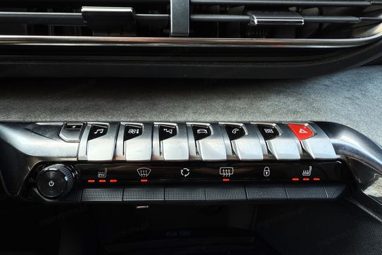 Peugeot 3008 1.6 PureTech Hybrid4 PHEV GT S&S EAT8