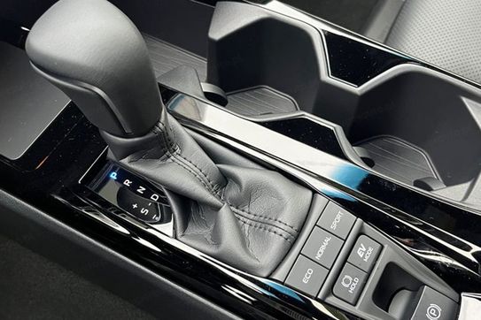 Toyota Camry Executive 2.5 Hybrid Dynamic Force