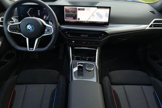 BMW Seria 3 330e PHEV xDrive M Sport aut