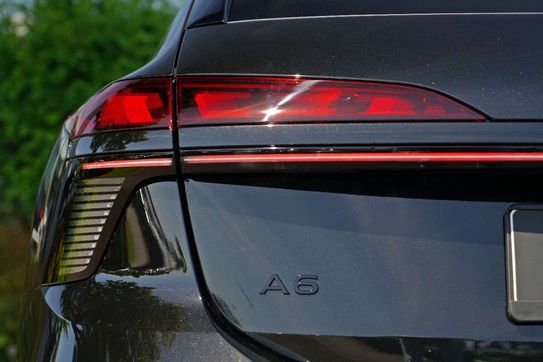 Audi A6 TDI quattro S line Avant