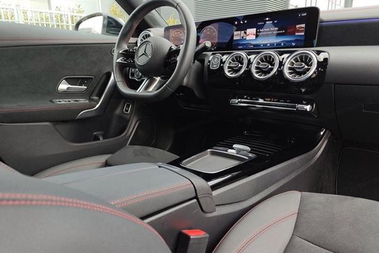 Mercedes CLA 200 AMG Line