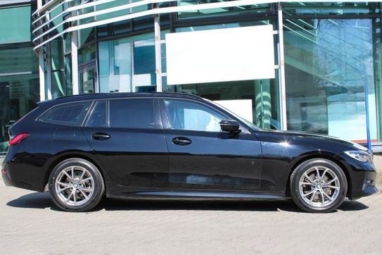 BMW Seria 3 Touring 320d xDrive Sport Line