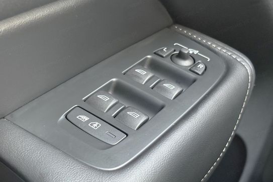 Volvo XC60 T6 Plug-In Hybrid AWD Plus Dark aut