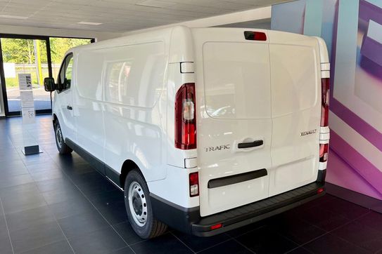 Renault Trafic L2H1 Extra AT9
