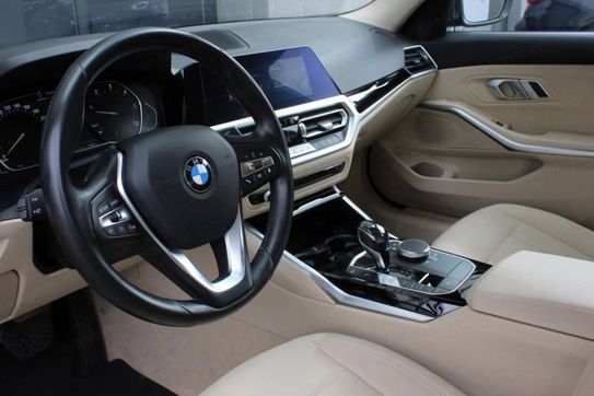 BMW Seria 3 318d Advantage aut