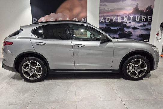 Alfa Romeo Stelvio Turbo B-Tech Edition Q4