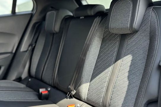 Peugeot 2008 Allure e-DCS 1.2 mHEV