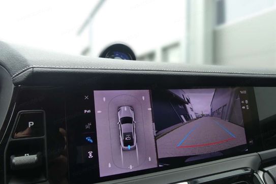 Porsche Panamera 4 E-Hybrid