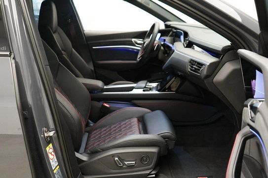 Audi Q8 SQ8 TFSI quattro Tiptronic