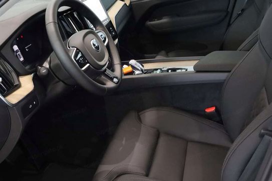 Volvo XC60 T8 Plug-In Hybrid AWD Ultra Dark