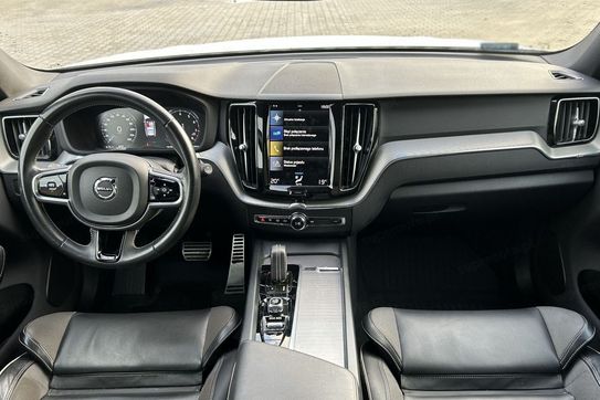 Volvo XC60 B4 B R-Design aut