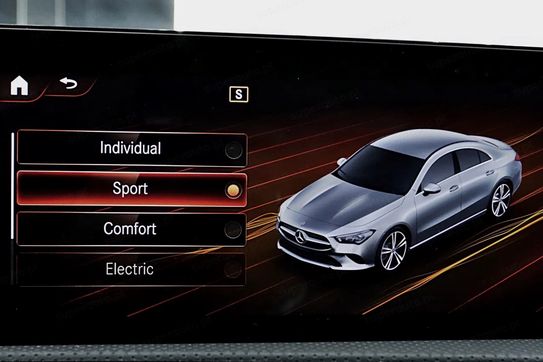 Mercedes CLA 250 e AMG Line