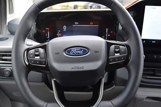 Ford Tourneo Custom 320 L2H1 Titanium A8 AWD