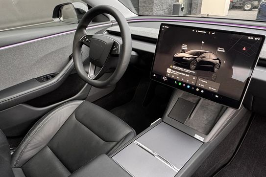 Tesla Model 3 Long Range RWD
