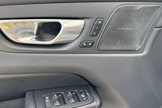 Volvo XC60 B4 D AWD Plus Dark