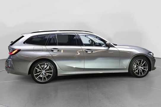 BMW Seria 3 330i xDrive M Sport aut