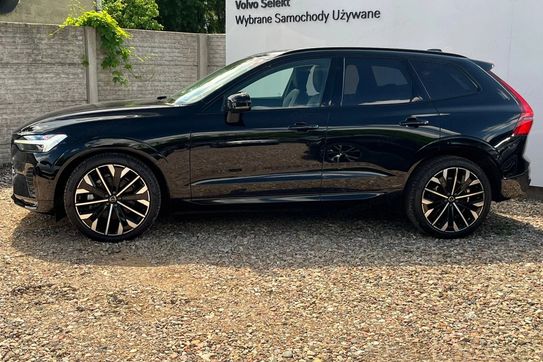 Volvo XC60 B5 B AWD Ultra Dark