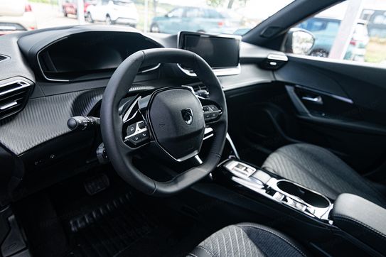 Peugeot 2008 Allure e-DCS 1.2 mHEV