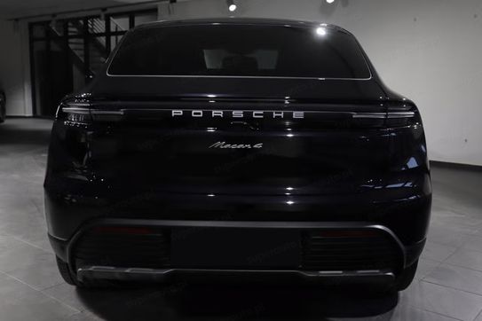 Porsche Macan 4