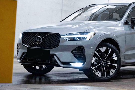 Volvo XC60 B5 AWD Ultra Dark