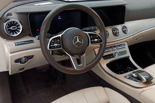Mercedes E Klasa 220 d Coupe 9G-TRONIC