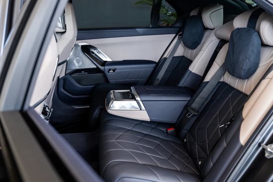 BMW Seria 7 740d xDrive mHEV sport-aut