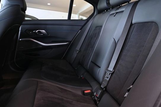 BMW Seria 3 330d xDrive M Sport