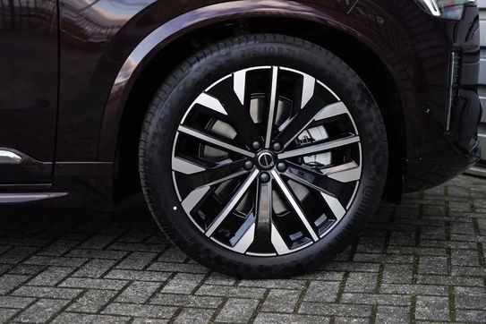 Volvo XC90 B5 AWD Ultra Bright