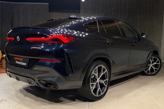 BMW X6 M50i