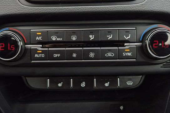 Kia Ceed 1.5 T-GDI mHEV Business Line DCT