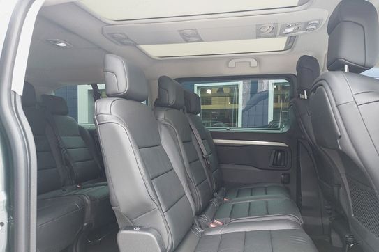 Peugeot Traveller Long L2H1 Business VIP EAT8