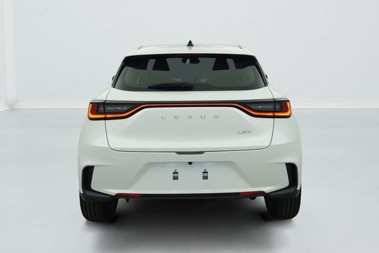 Lexus LBX 1.5 Hybrid AT