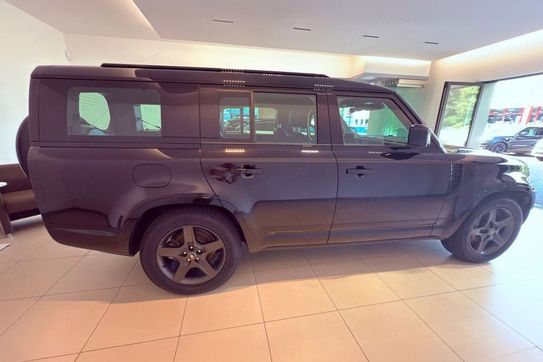 Land Rover Defender 130 3.0 D300 mHEV X-Dynamic SE