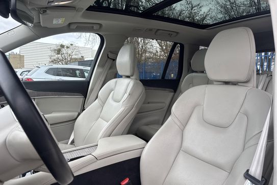 Volvo XC90 B5 D AWD Plus Bright