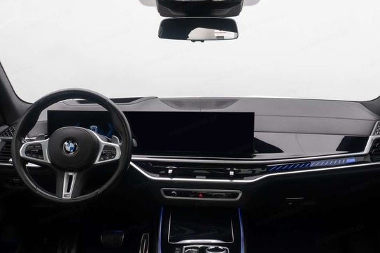 BMW X7 M60i xDrive