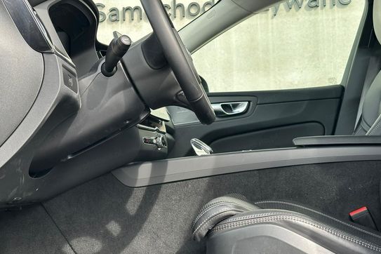 Volvo XC60 B5 B AWD Ultra Dark