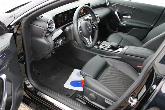 Mercedes CLA 200 d Progressive 8G-DCT