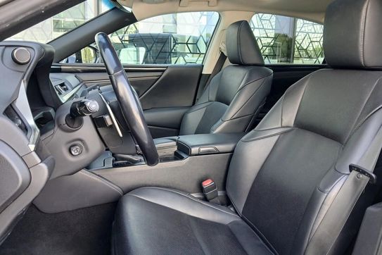 Lexus ES 300h Business Edition